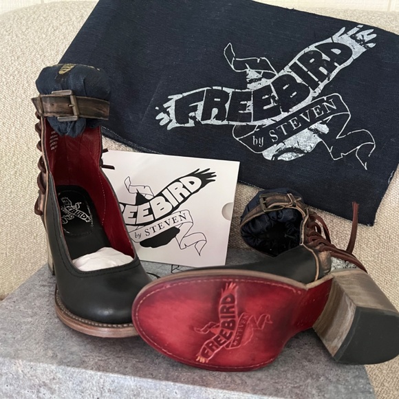 FreeBird by Steven Raeanne Shoes - Picture 4 of 7